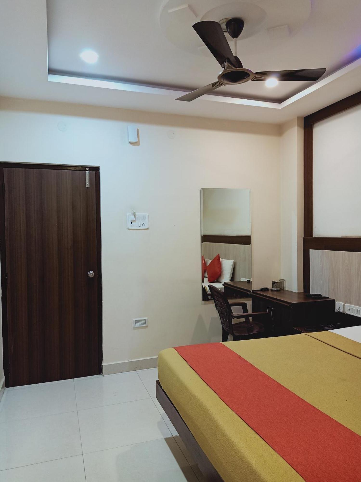 Hotel Neem Tree Hyderabad Airport Shamshabad Buitenkant foto