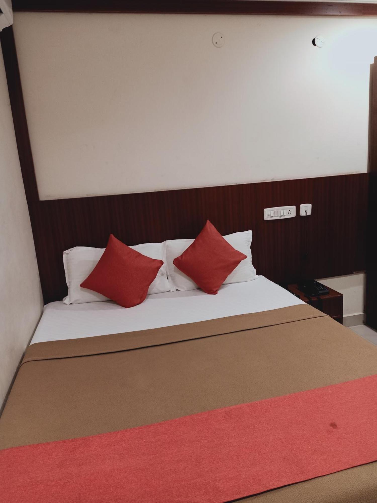 Hotel Neem Tree Hyderabad Airport Shamshabad Buitenkant foto