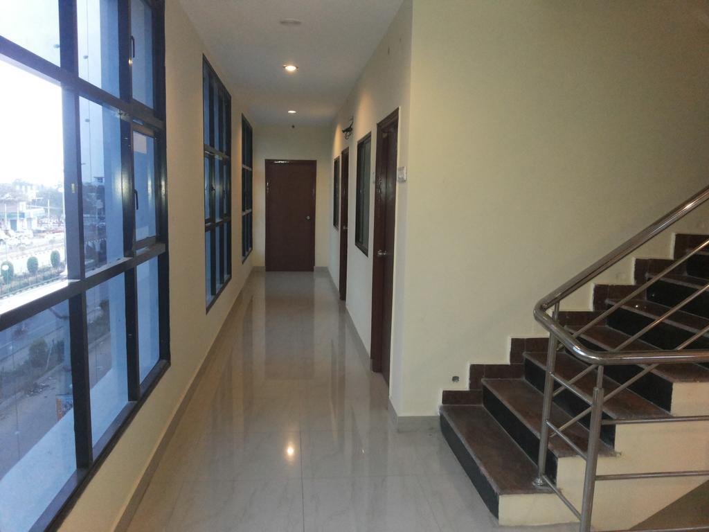 Hotel Neem Tree Hyderabad Airport Shamshabad Buitenkant foto